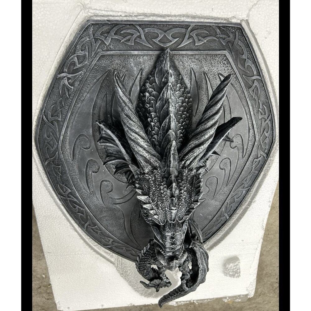 Vengeance, Dragon Wall Sculpture by Design Toscano, Double Dragon Trophy, Shield